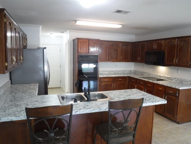 Foto del edificio - 1104 Macon Hall Rd
