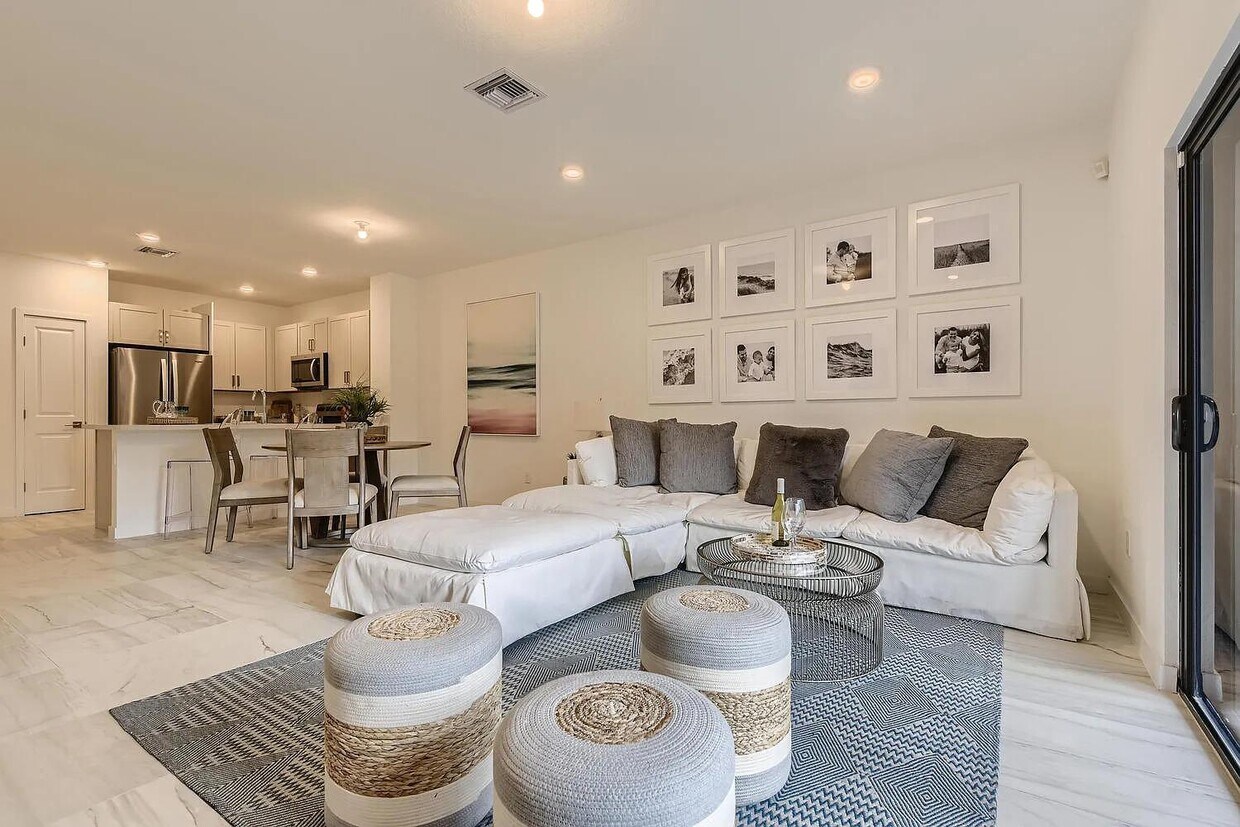 Foto principal - 162 SE 5th Ct