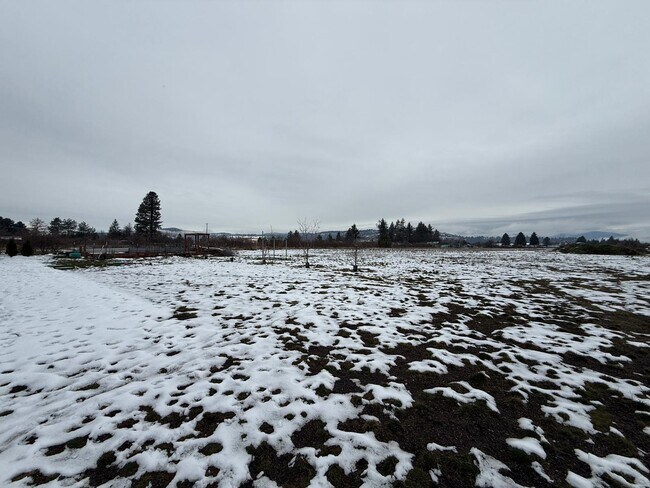 Foto del edificio - 24211 E Wellesley Ave