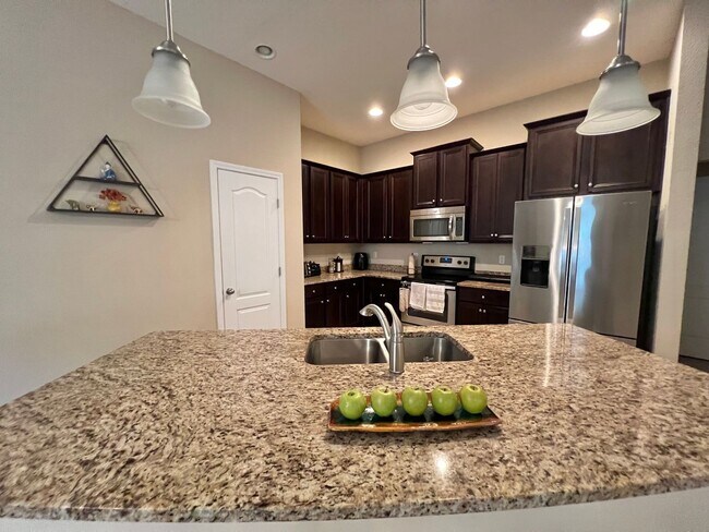 Building Photo - Beautiful 3 bedroom/ 2 bathroom home on the Northside- Pet Friendly!!