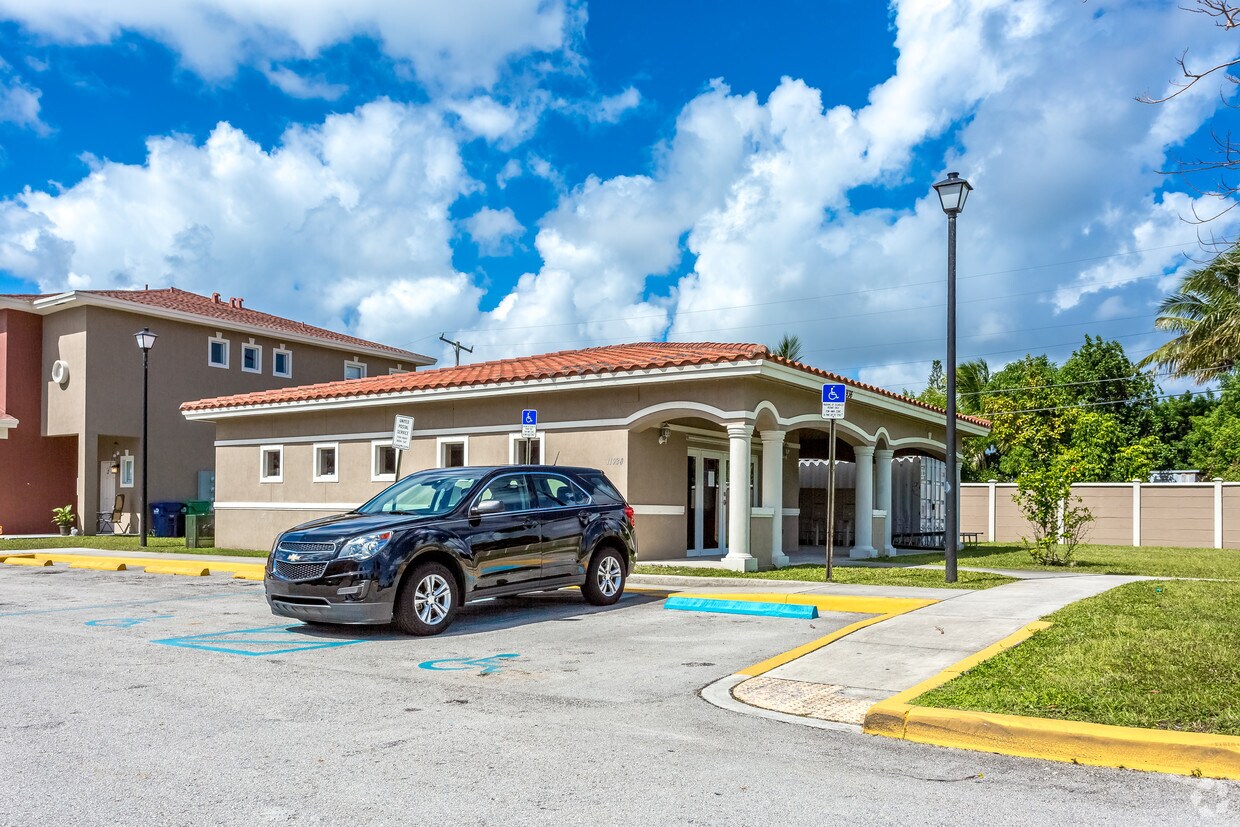 Foto del edificio - 11900 NW 19th Ave