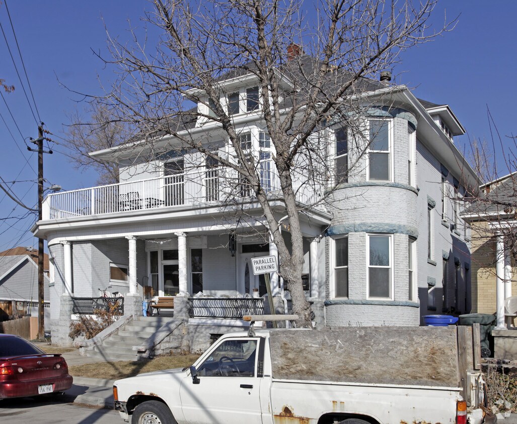 Building Photo - 21 Gray Ave