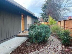 Building Photo - 483 E Hersey St