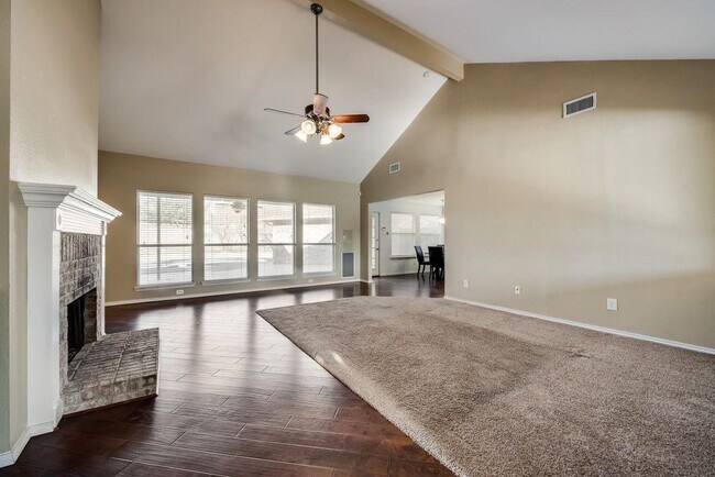 Building Photo - 2914 Post Oak Ln