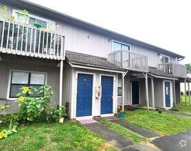 Building Photo - 502 Oak Cir Dr