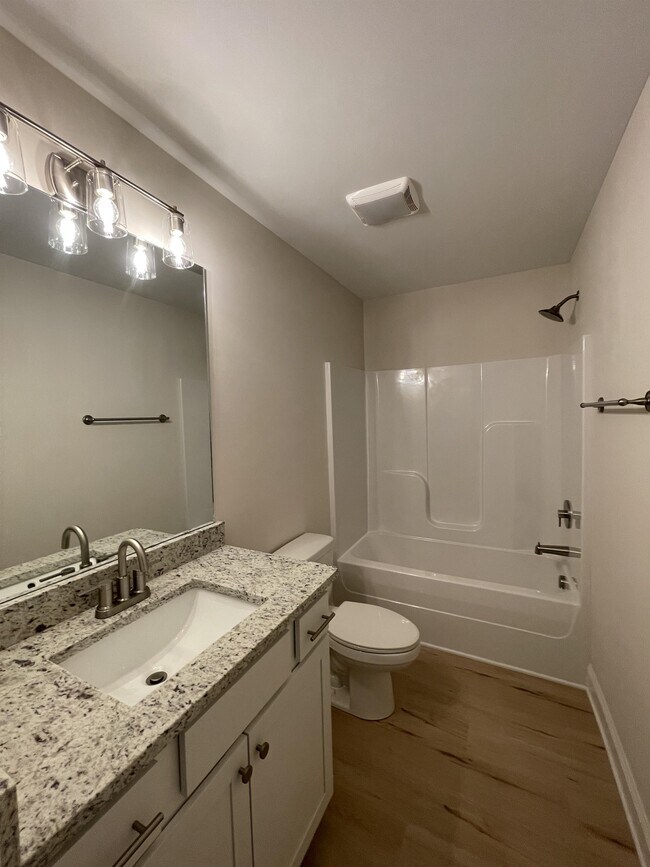 Foto del edificio - 3211 Through St