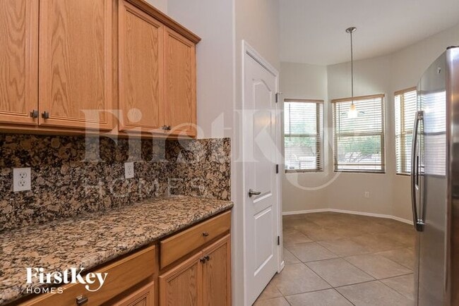 Building Photo - 5553 North Silver Stream Way