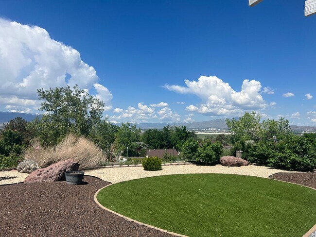 Foto del edificio - Coming Soon - Spacious Fully Remodeled and Upgraded Hidden Valley Home