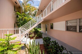Building Photo - 18081 SE Country Club Dr