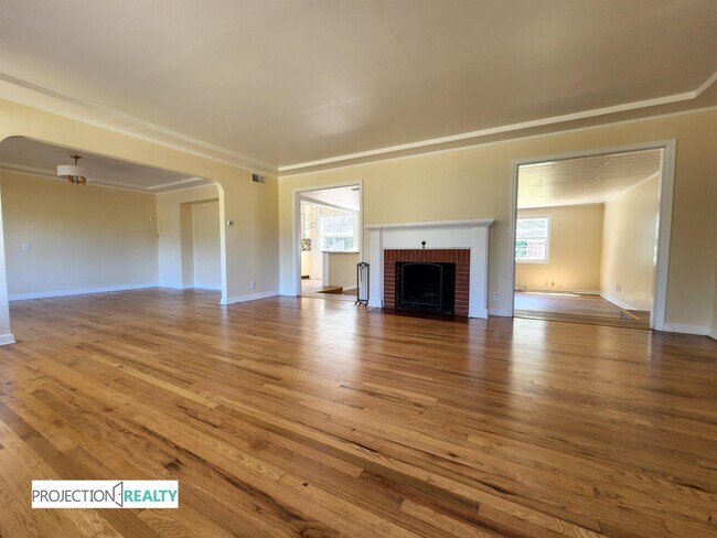 Building Photo - 13832 NW Pioneer Rd