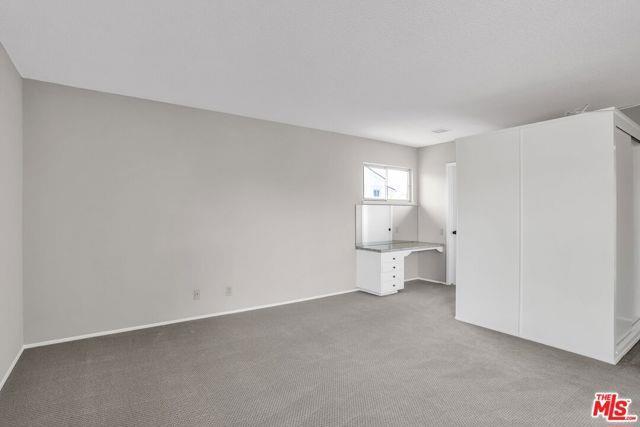 Building Photo - 1201 Essex Ln