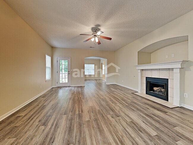 Building Photo - 3864 Lake Village Cove