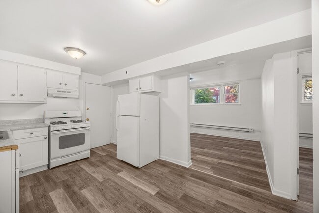 Building Photo - 1204 S 49th Ct