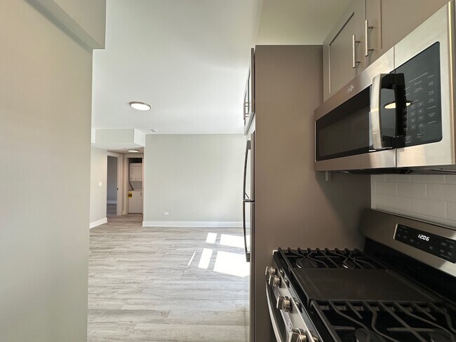 Building Photo - 1134 Oak