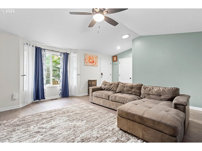 Foto del edificio - 4504 NE 131st Ave