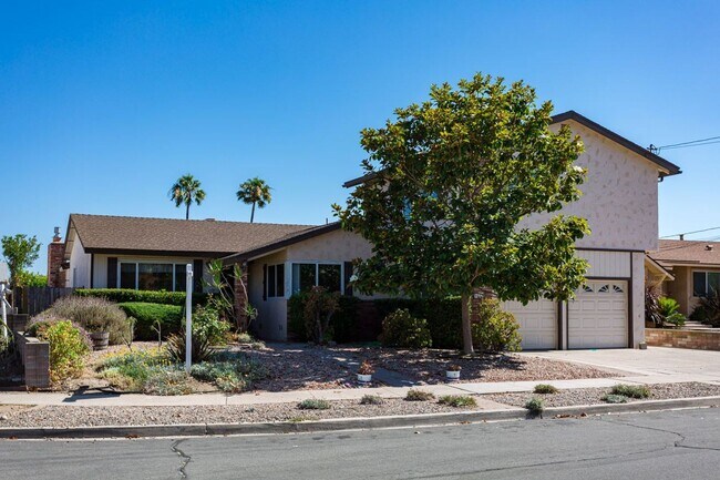 Building Photo - Large Traditional Home in La Mesa!