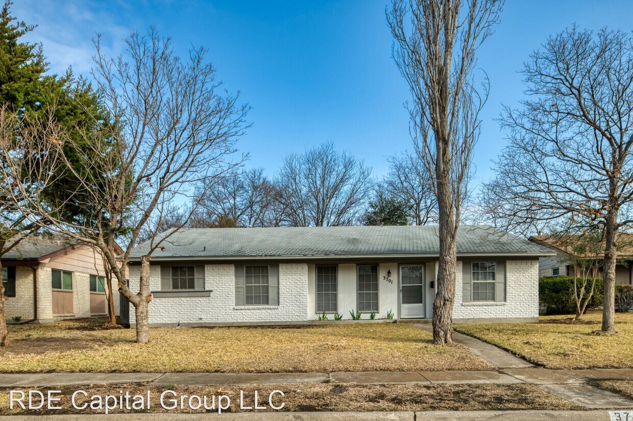 Primary Photo - 4 br, 2 bath House - 3701 Summit Ln
