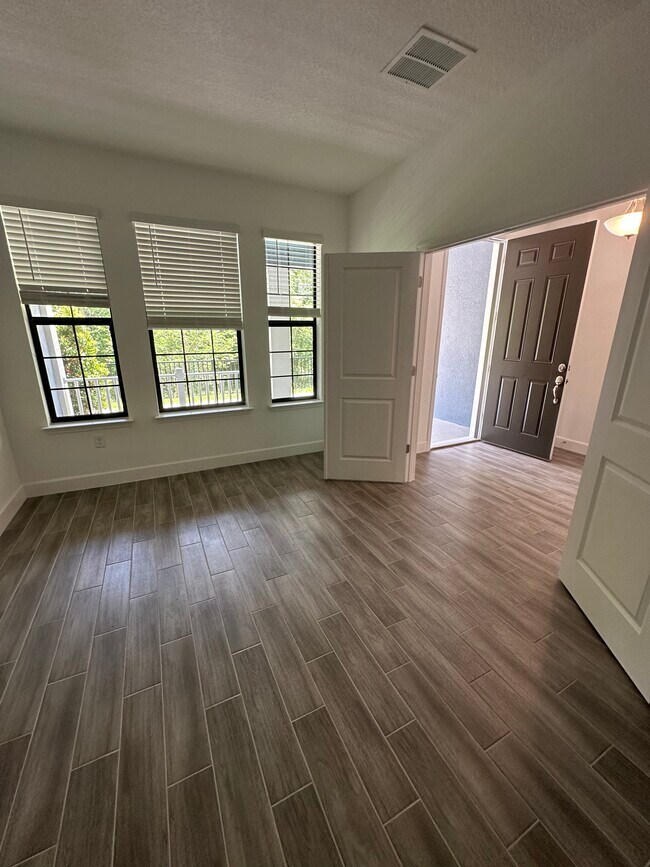 Building Photo - 461 Diamond Dove Cv