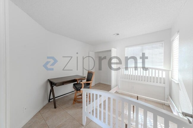 Foto del edificio - 5327 Meredith Ave