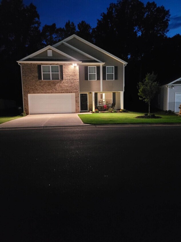 213 Sweetgrass Ln, Powdersville, SC 29673 House Rental in