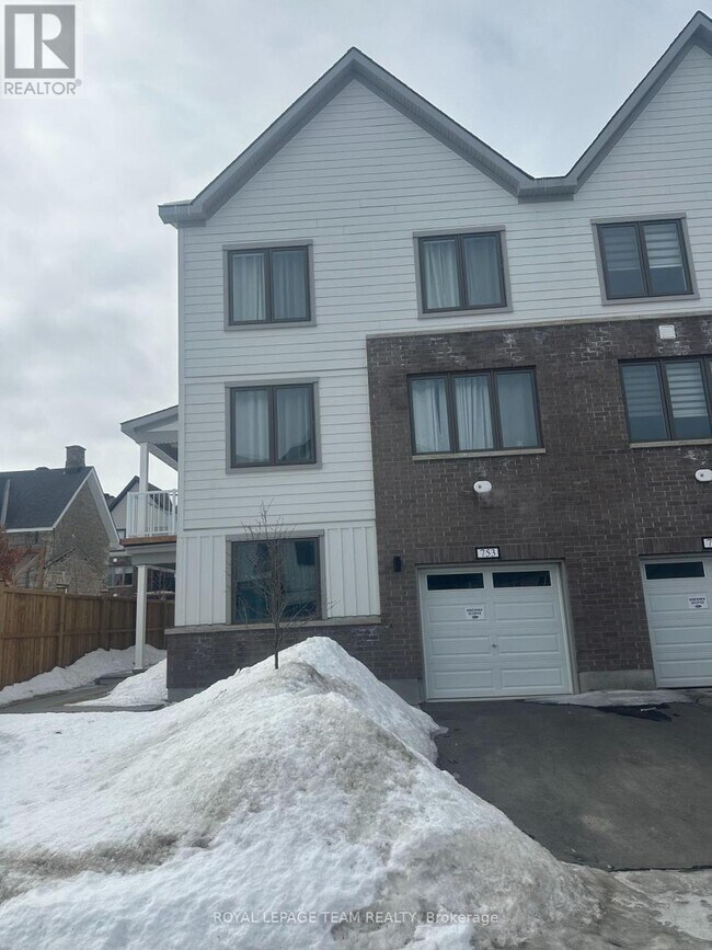 Photo du bâtiment - 753 Kinstead Pvt Pvt