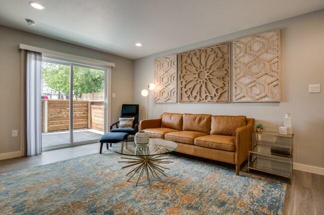 Foto del edificio - 3328 Cedarplaza Ln