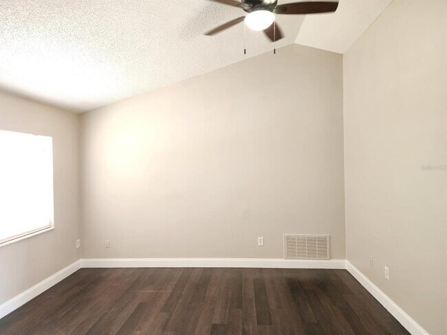 Foto del edificio - 9051 Westby Ln