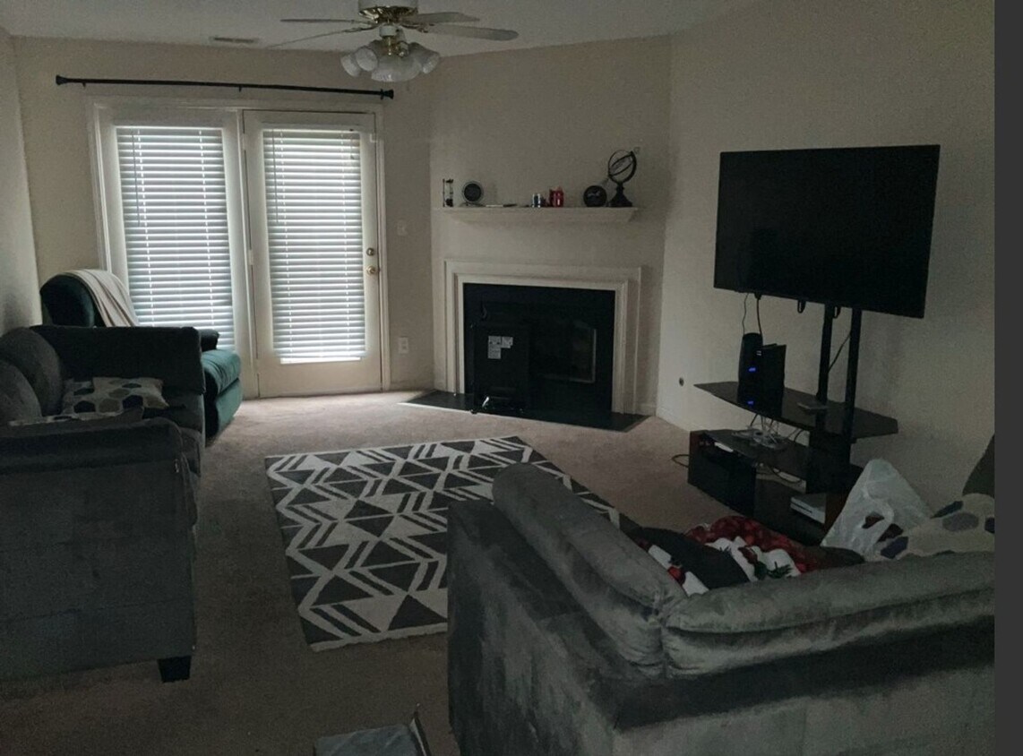 Foto del edificio - Newly Renovated 2Bed/2Bath!