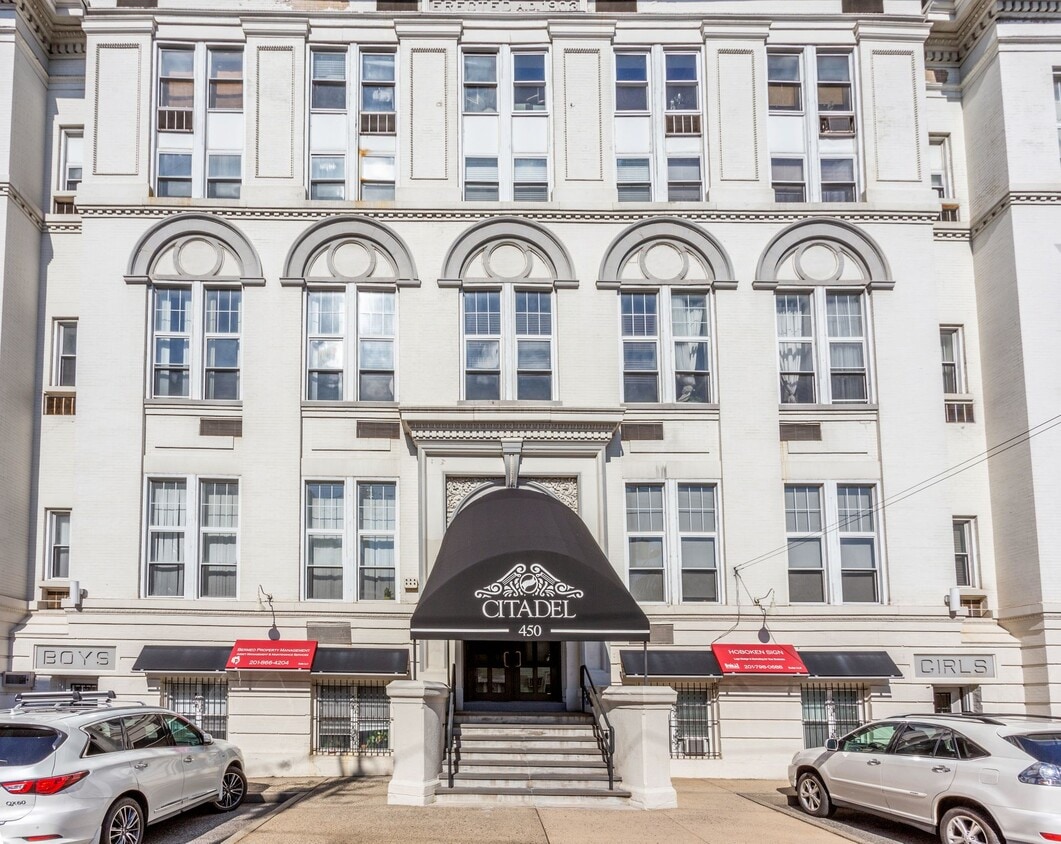 Primary Photo - 450 7TH St