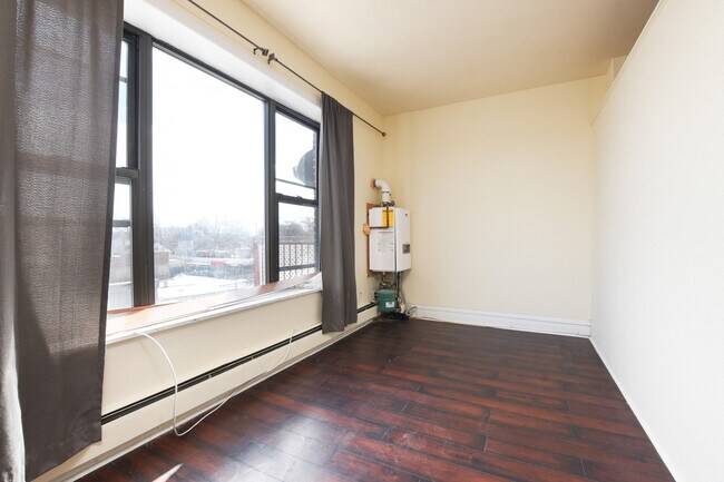 Foto del edificio - 6967 W Grand Ave