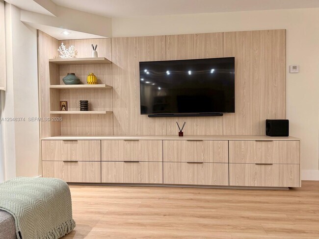 Foto del edificio - 10275 Collins Ave