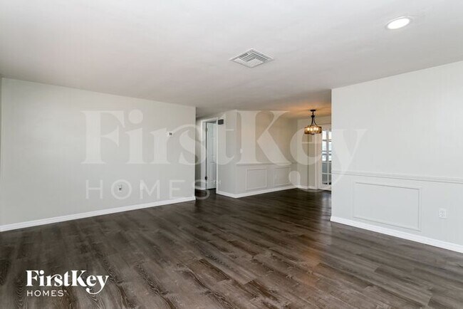 Building Photo - 7424 Neva Ln