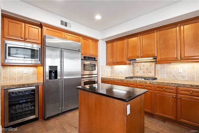 Foto del edificio - 4 br, 4 bath Duplex - 2200 Sea Ridge Dr