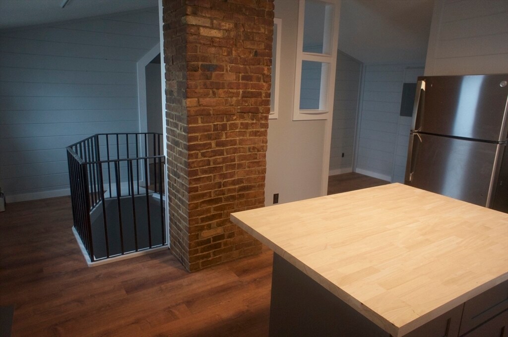 12 Clinton St Unit 3, Taunton, MA 02780 Room for Rent in Taunton, MA