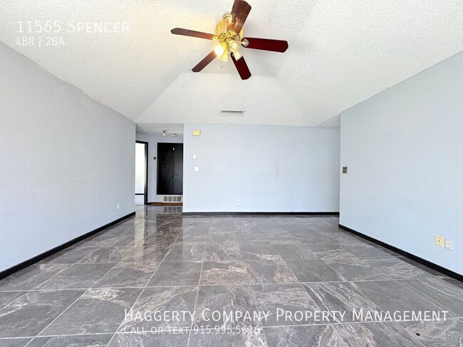 Foto del edificio - East El Paso 4 bed plus office area with R...