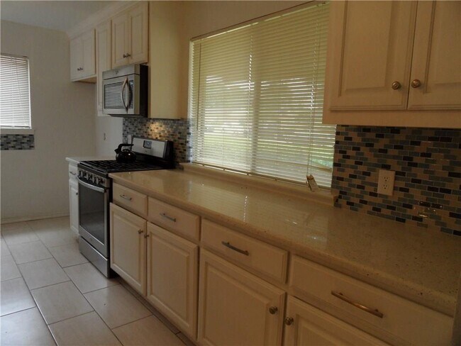Foto del edificio - 1122 Larkspur Dr