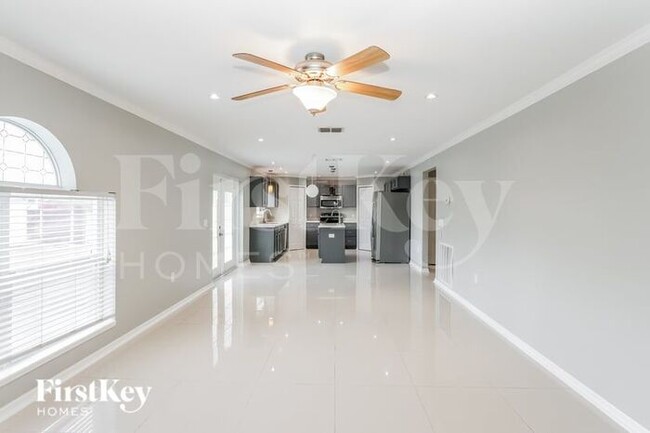 Foto del edificio - 3108 Sky St