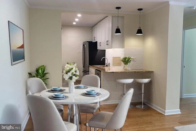 Foto del edificio - 2711 Ordway St NW