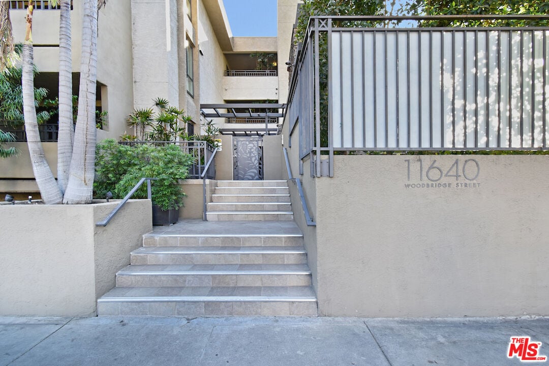 Foto principal - 11640 Woodbridge St