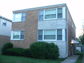 Building Photo - 9054 Bennett Ave