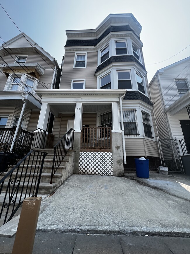 Building Photo - 81 2nd St