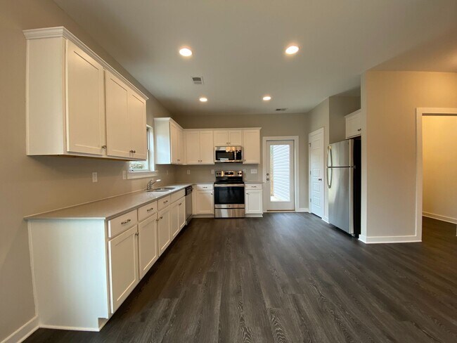Building Photo - Home for Rent in Lincoln, AL... Available ...