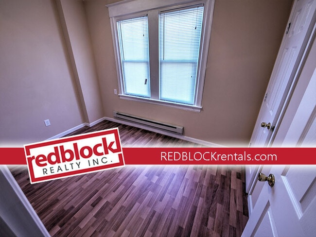 Building Photo - 151 W Grange Ave