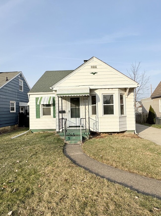 Building Photo - 218 W Capistrano Ave