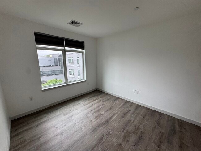 Foto del edificio - 180 Telford St