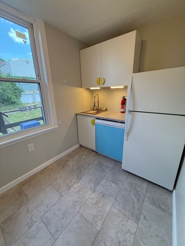 Foto principal - 2 Bed 1 Bath in Swissvale!