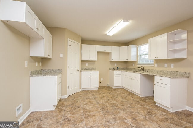Foto del edificio - 6792 Foxfire Pl