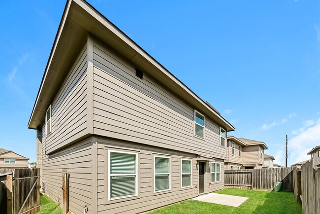 Building Photo - 18615 Tarlo River Trl