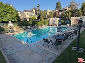 Building Photo - 13609 Valerio St