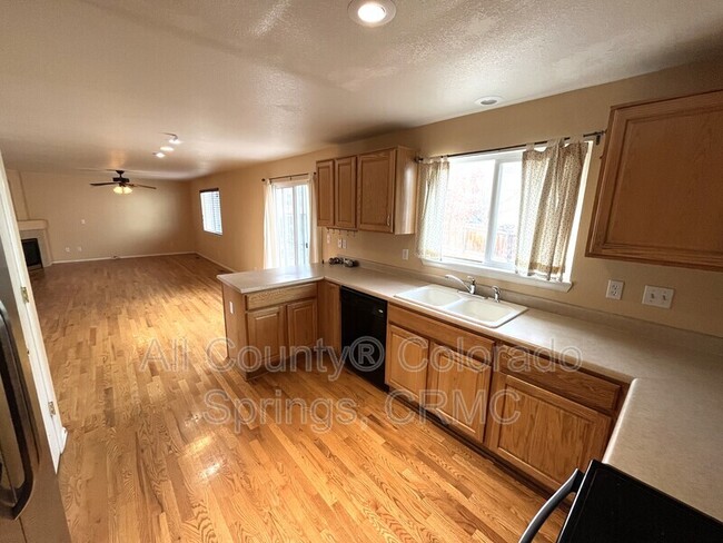 Building Photo - 6468 Borough Dr
